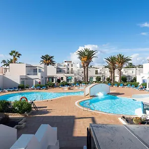 Homeforguest Con Terraza Y Piscina En Appartamento Corralejo
